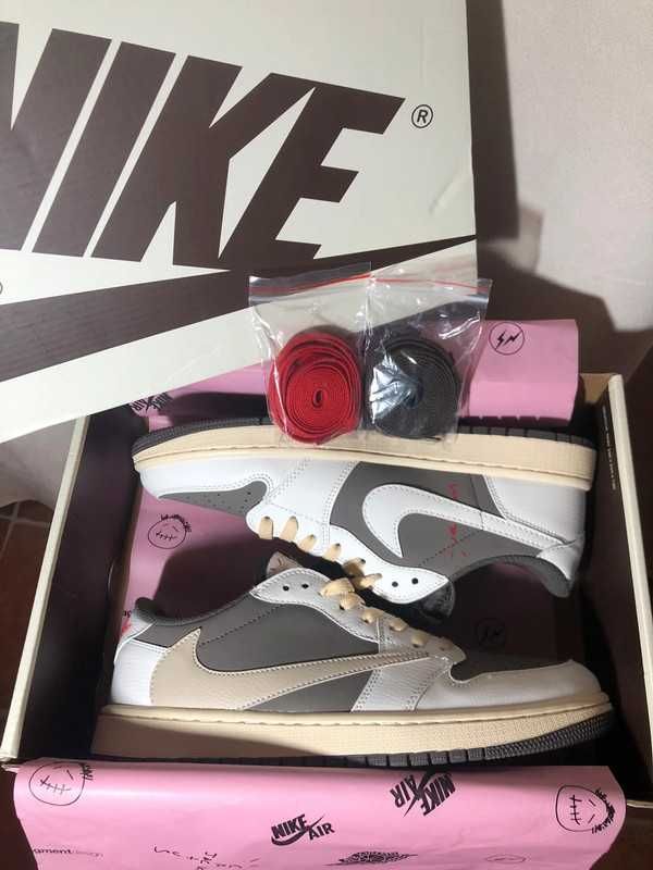 Jordan 1 Retro Low OG SP Travis Scott Reverse Mocha R.39