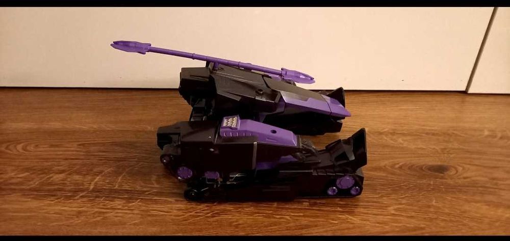 Sprzedam zabawkę transformera.