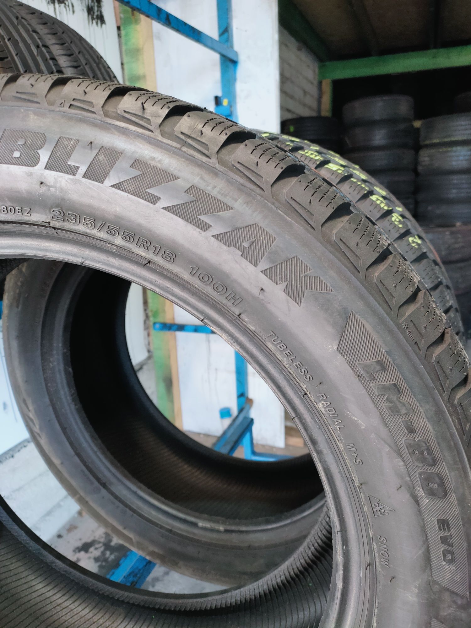 235/55R18 Bridgestone Blizzak LM-80 z 2017r 5,5mm