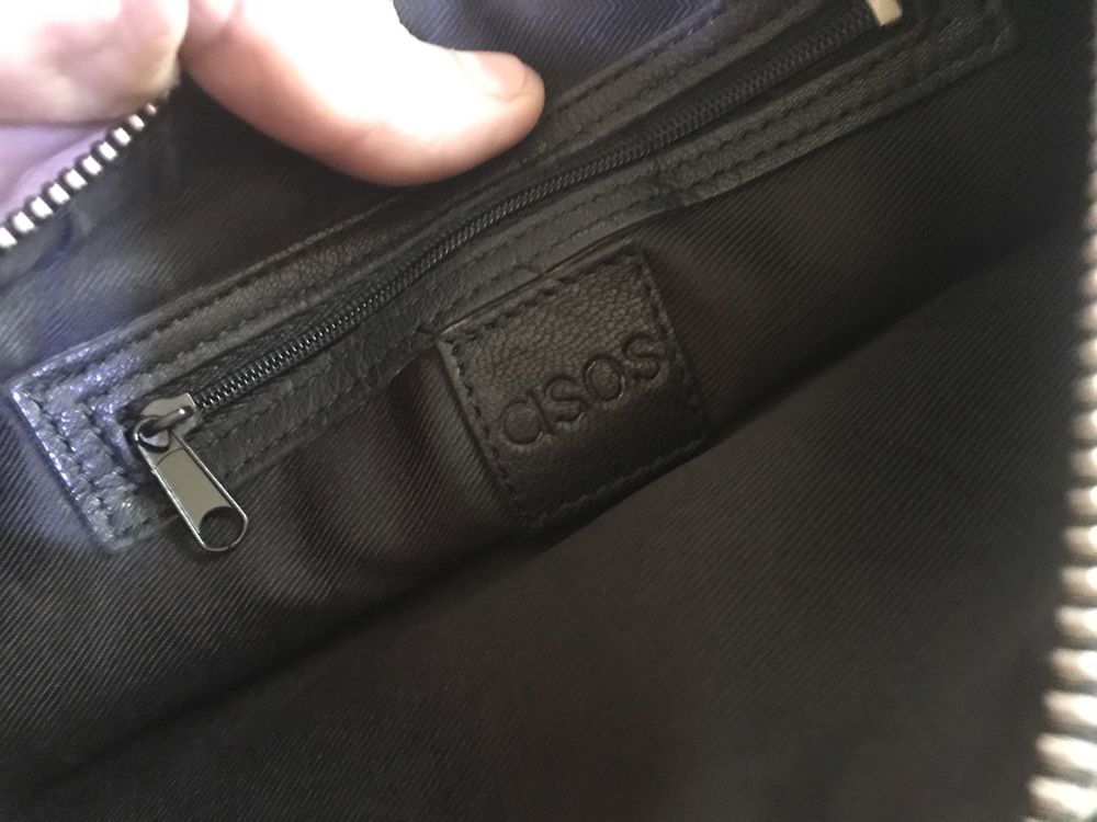 Мужская кожаная сумка, бренд Asos, через плечо. Размер 39/15 см