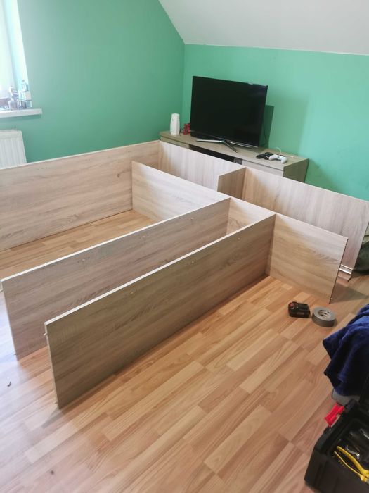 Składanie, skręcanie MEBLI.