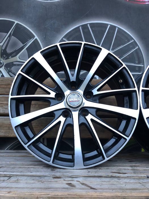 777 R16 5/114,3 литые диски Dia 67,1