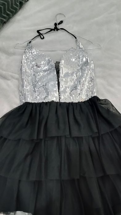 Sprzedam sukienkę rozmiar s cekinową