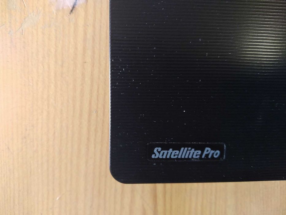 Toshiba Pro R50/Windows 11  /Dysk SSD 240GB /zasilacz komplet- 330 PLN