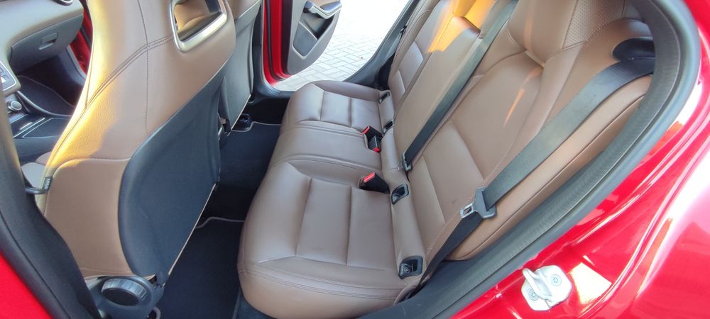 Mercedes A200CDI Automático ANO2016 troco 289€ Mês Garantia