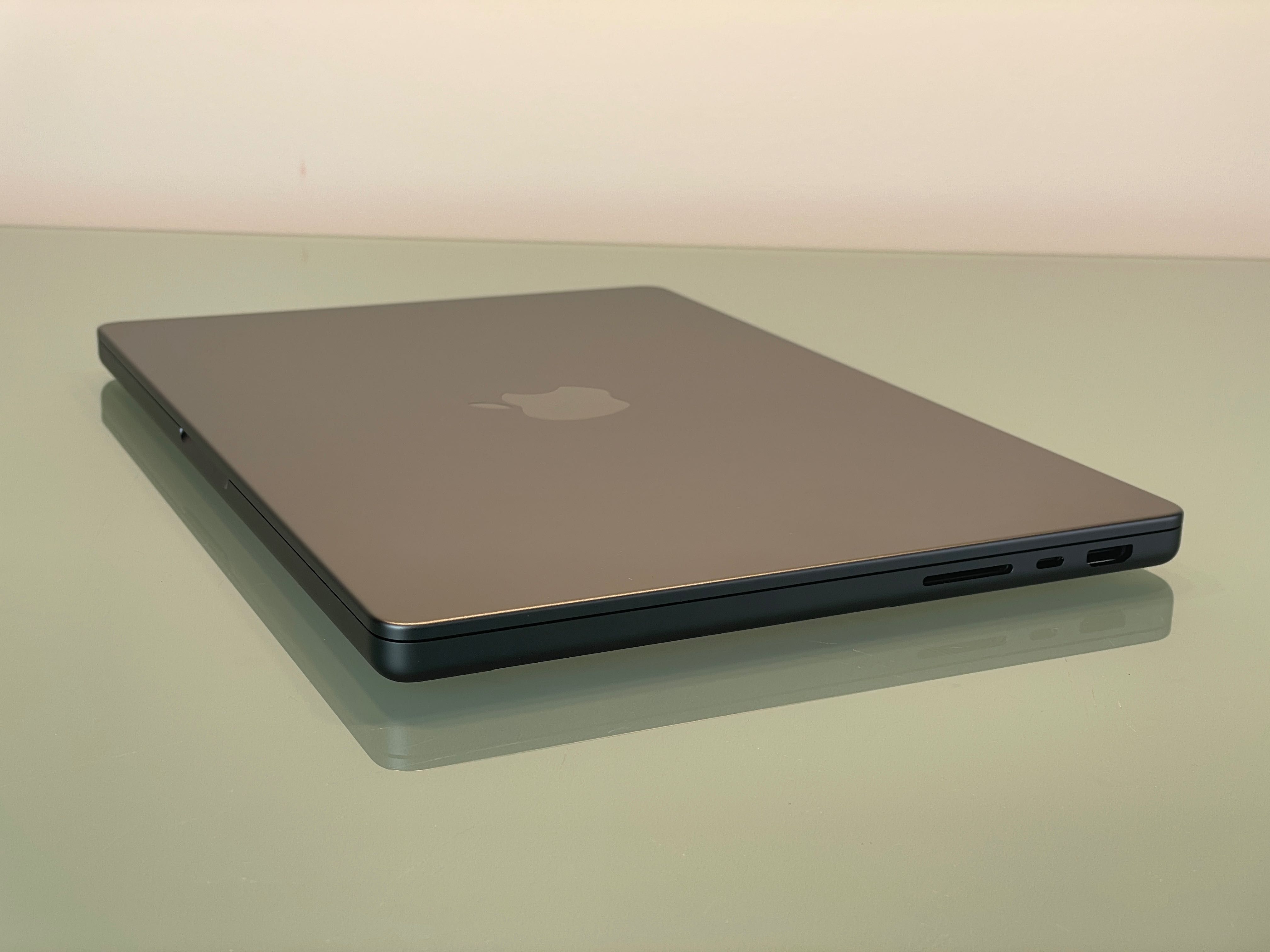2023 MacBook Pro A2992 14" M3 PRO 36GB 512GB Apple Care +