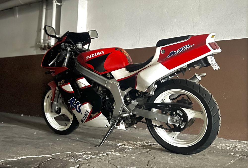 Suzuki RG 125 - r