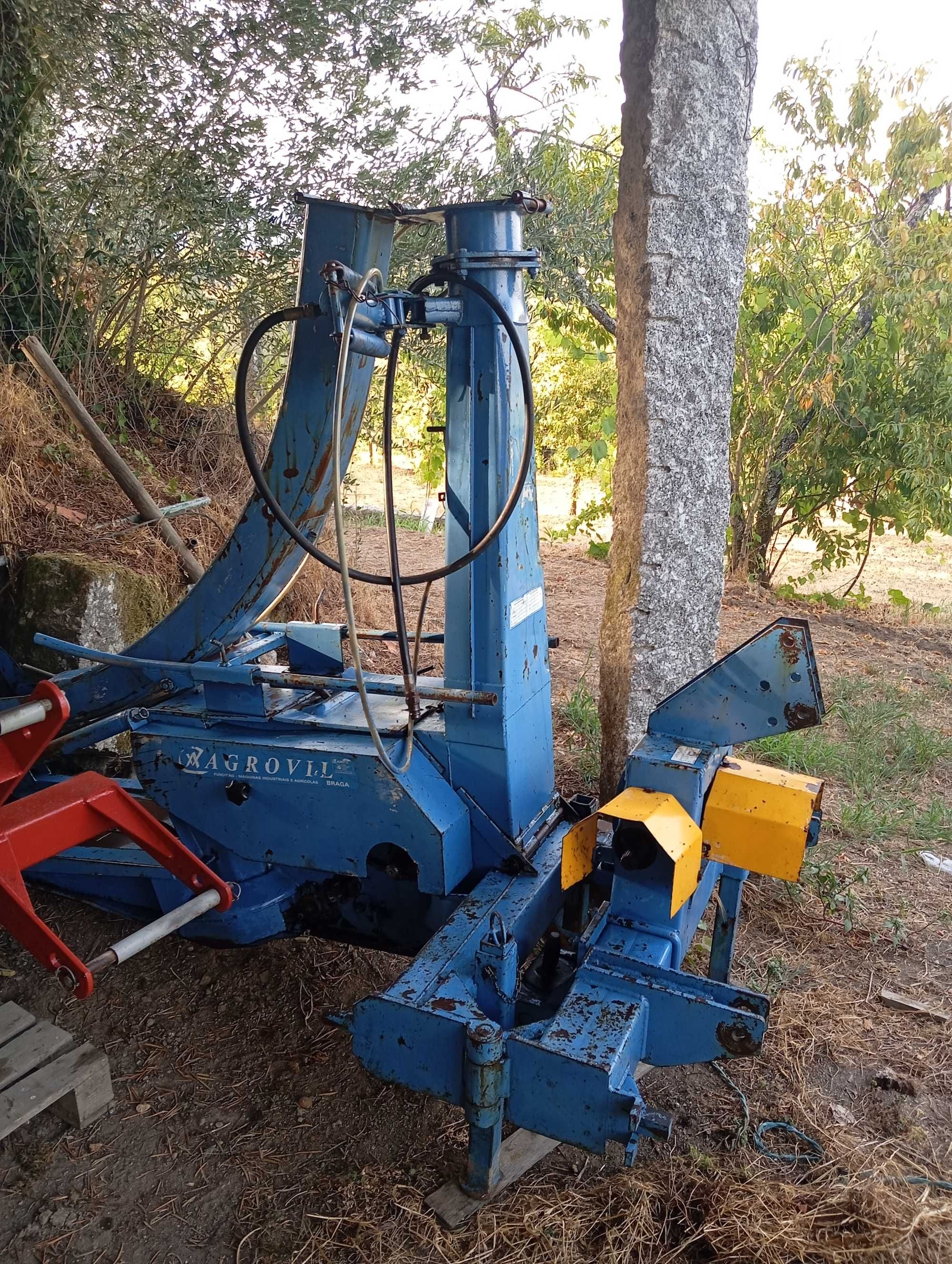 Ensiladeira agovil 300