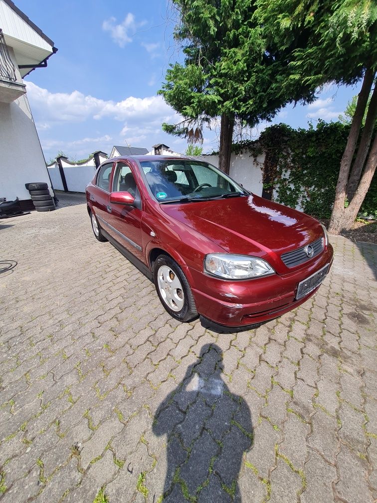 Sprzedam opla Astrę 1.6 automat 128 tys km  z Niemiec.