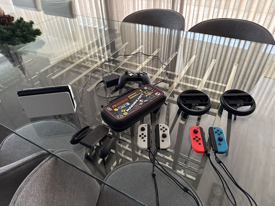 Nintendo Switch c/ acessórios
