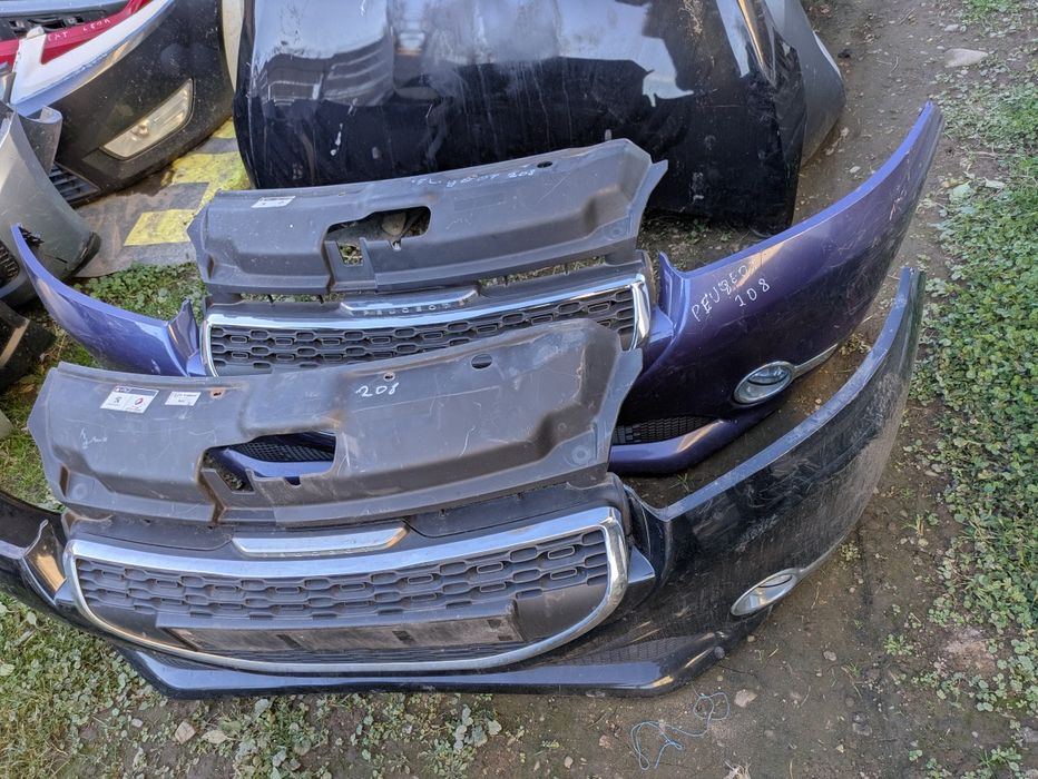 Передній бампер фари телевізор радіатори  комплект peugeot 208 2011-