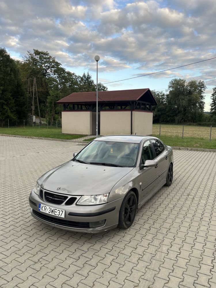 Saab 9-3 2.0t w calości na czesci lub do naprawy