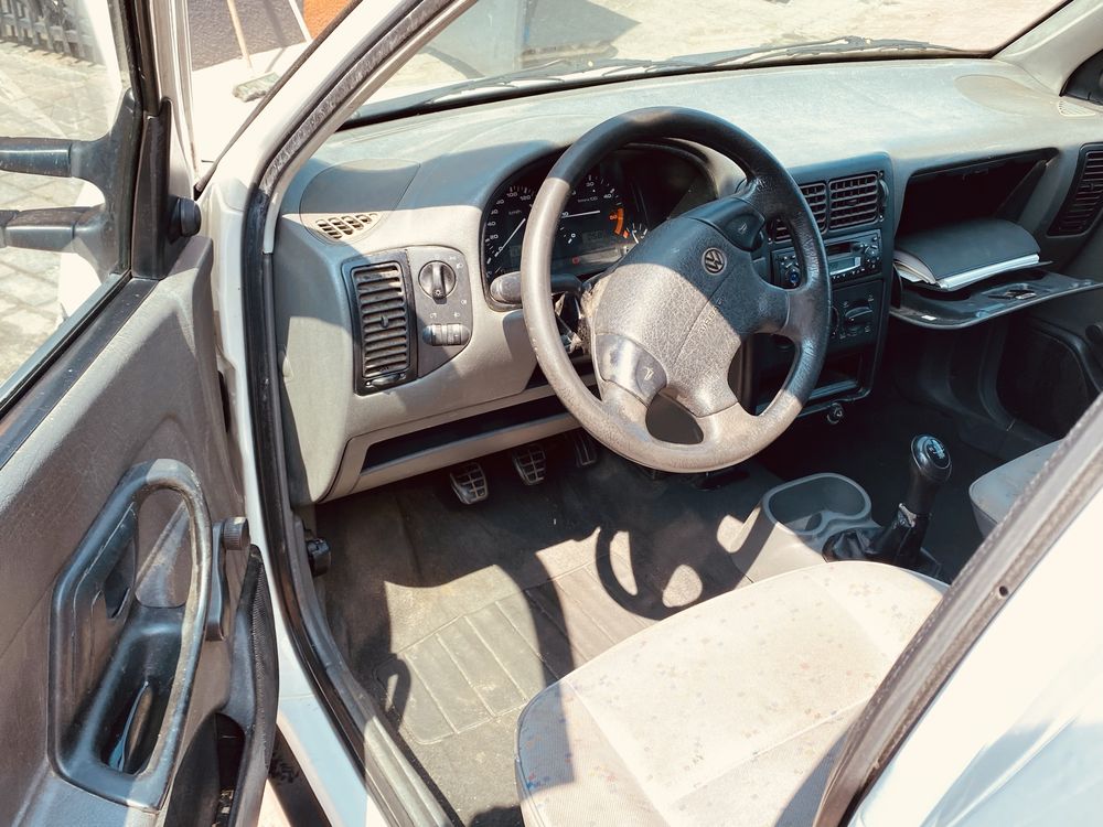sprzedam vw caddy rok 2002 1,9sdi przeb 168tys