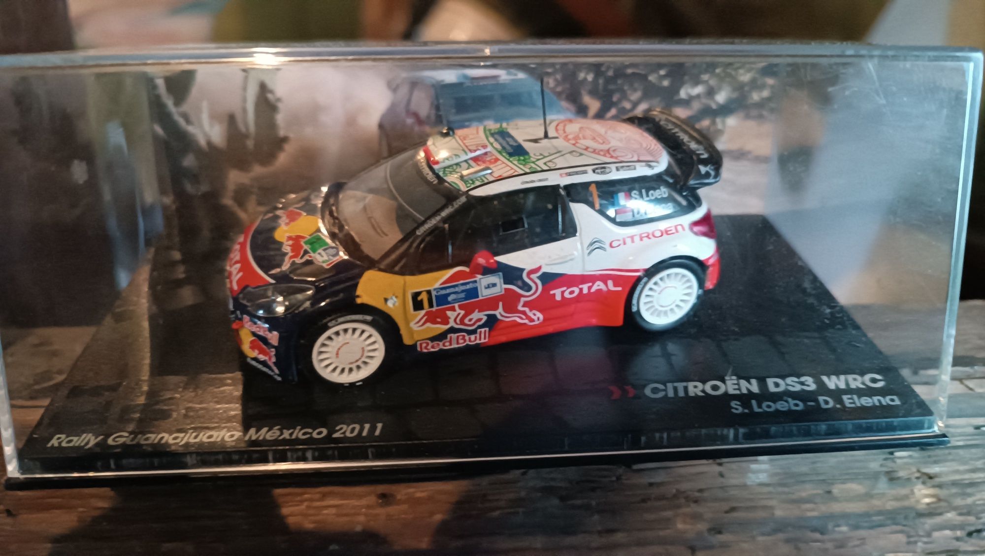 Model 1:43 Sebastien Loeb/Daniel Elena Citroen DS3 WRC