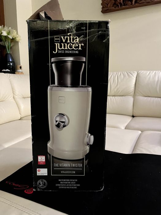 Novis Wyciskarka do Soku Vita Juicer Kremowa, Stan Bardzo Dobry, Opak.