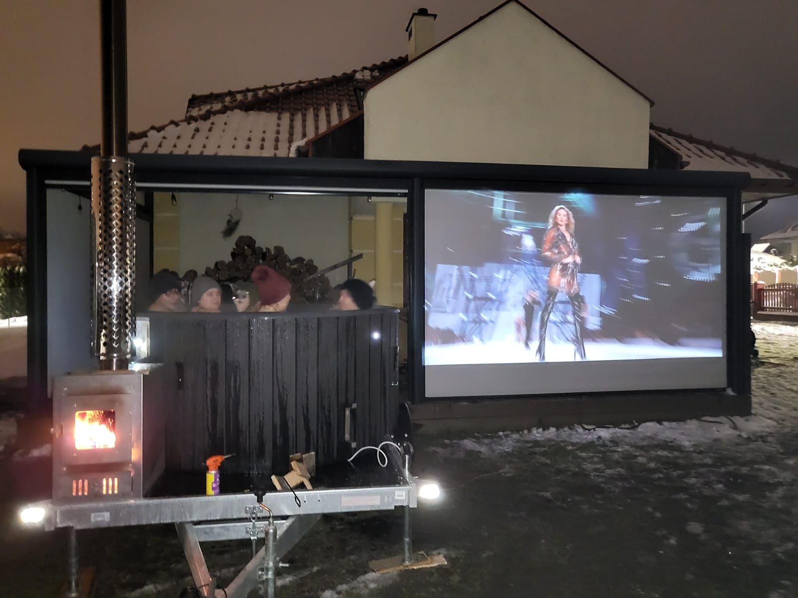 Wynajem mobilne jakuzzi balia bania ogrodowa  Olsztyn