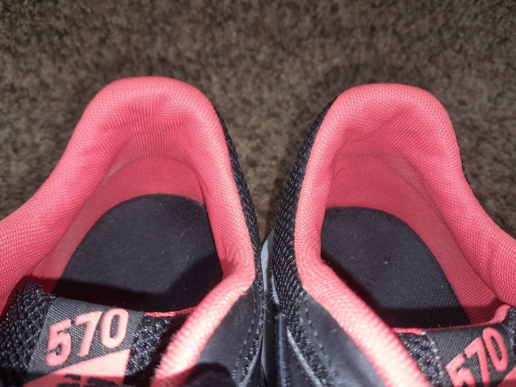 Кросівки оригінал New Balance 40 розмір.