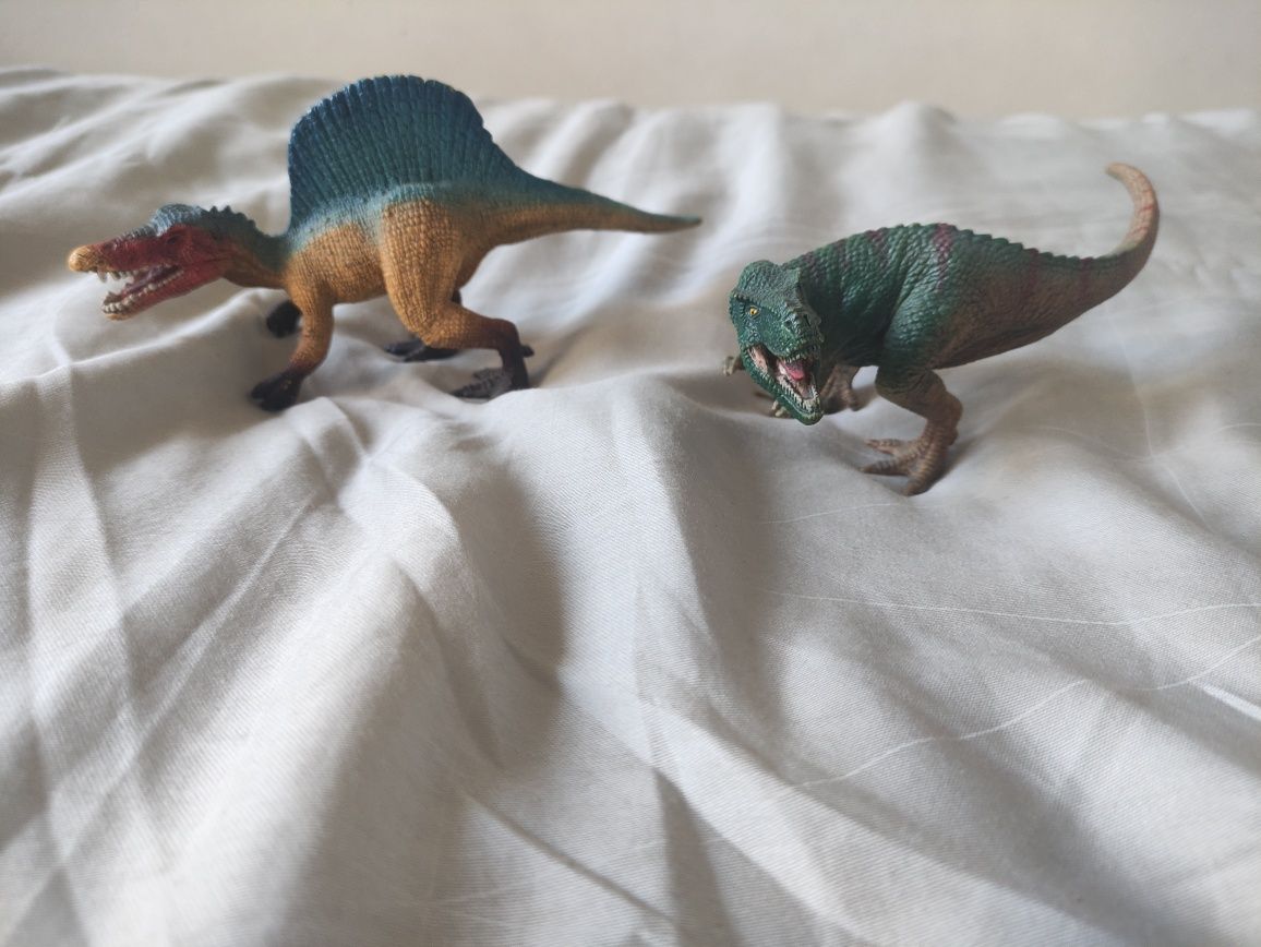 Młody spinozaur i tyranozaur SCHLEICH