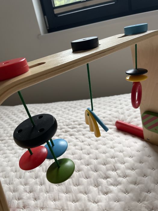 Pałąk stojak z zabawkami Ikea
