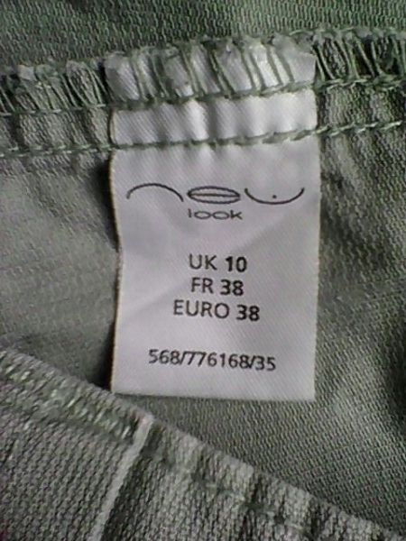 Аккуратная джинсовая юбка.