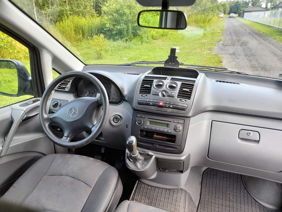Wynajem busa 8 9 osobowego z hakiem  wypożyczalnia busów