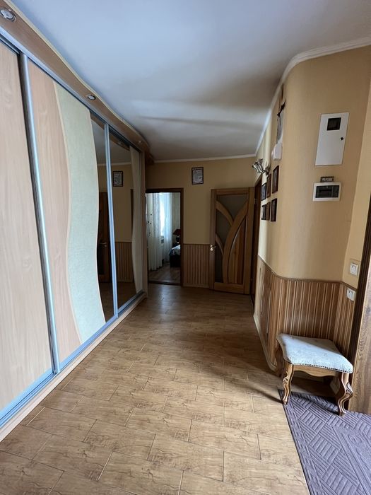 Дом-2 комн.разд. 77 м.кв. 2009 г. в/у, ремонт,6 Слободская -Погранична