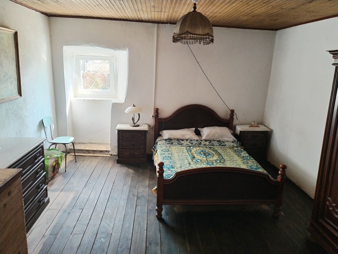 Reservada. Casa com 3 quartos em Montalegre