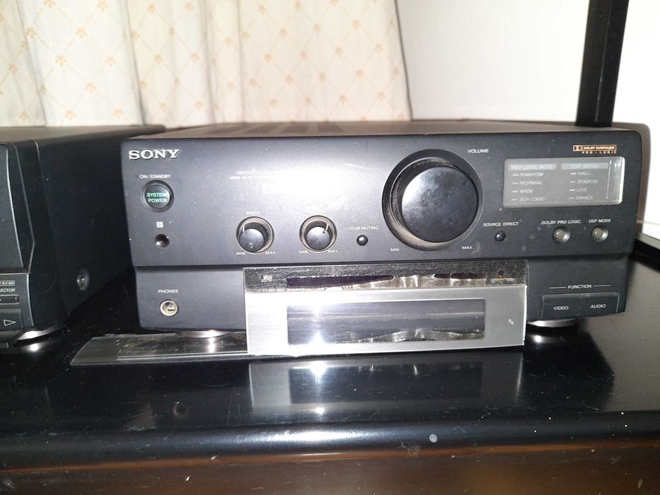 3 conjuntos de sistemas de áudio e vídeo Sony