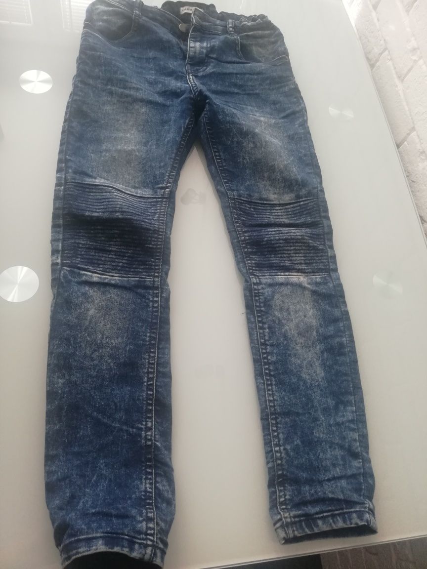 Spodnie dżinsowe chłopięce r. 146