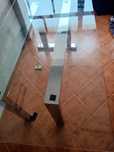 Mesa de vidro e inox
