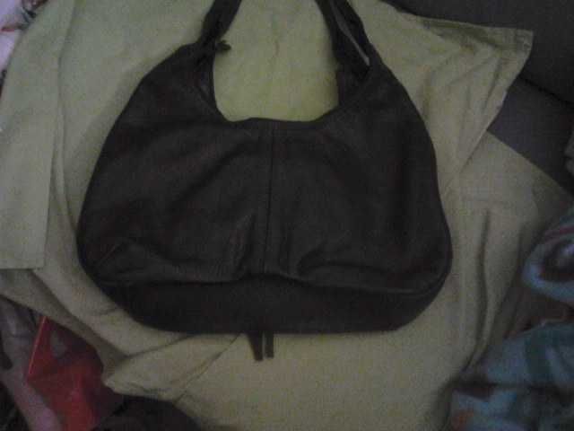 Mala Castanha escura Pele -Charles