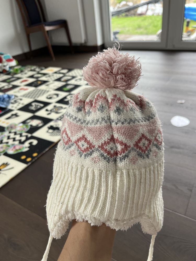 Czapka dla dziewczynki zimowa.