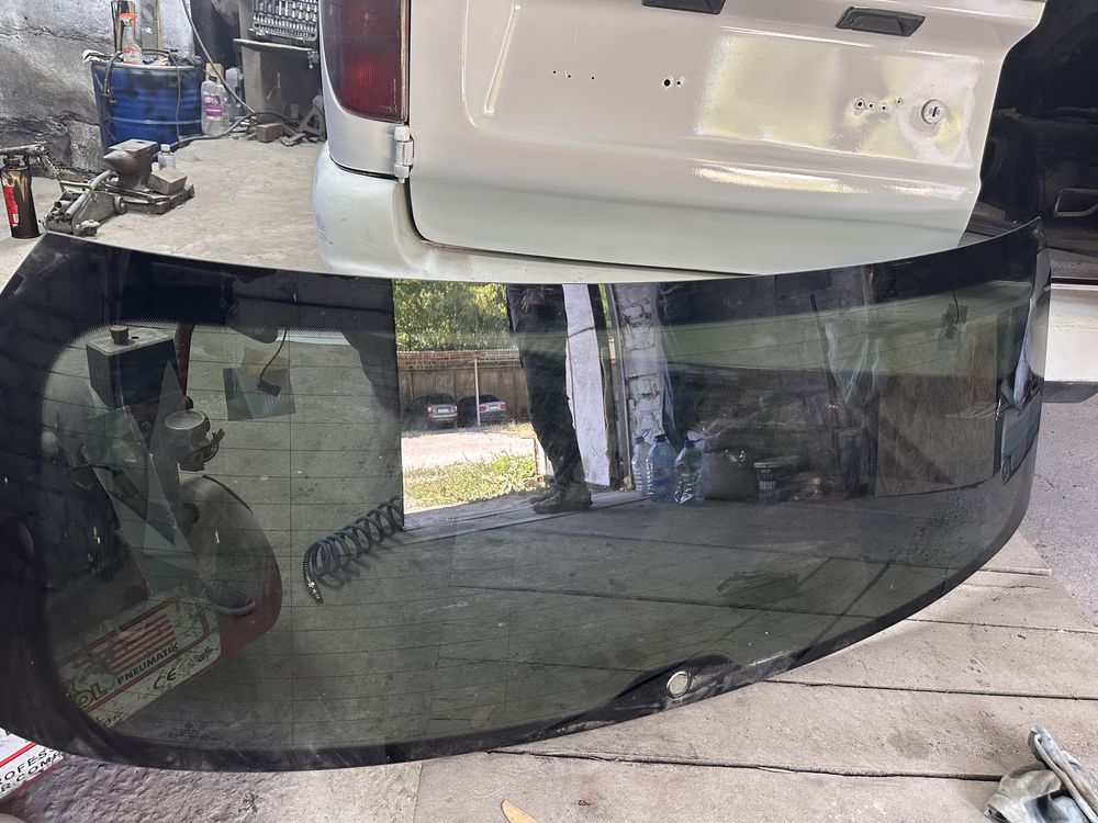 Volkswagen Atlas Cross скло заднє