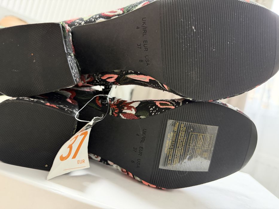 Продам нові ботинки