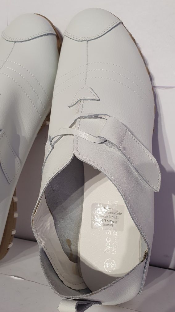 Buty nowe damskie wsuwane białe niemieckiej marki Bonprix rozmiar 44