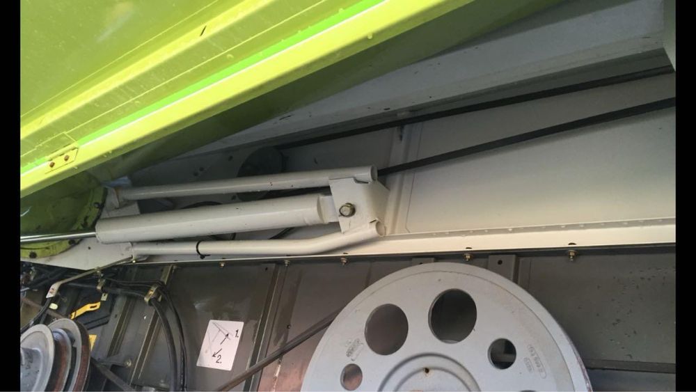 Claas Mega 370 Комбайн