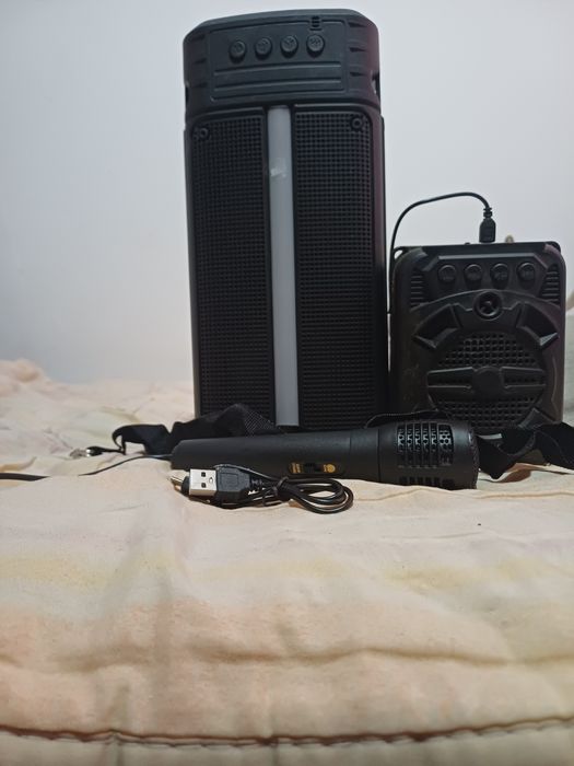 Coluna de som em otimo estado