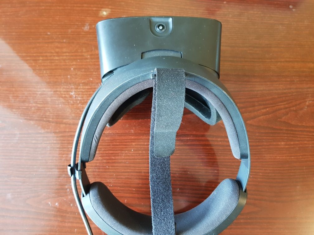 Oculus rift s, очки виртуальной реальности.