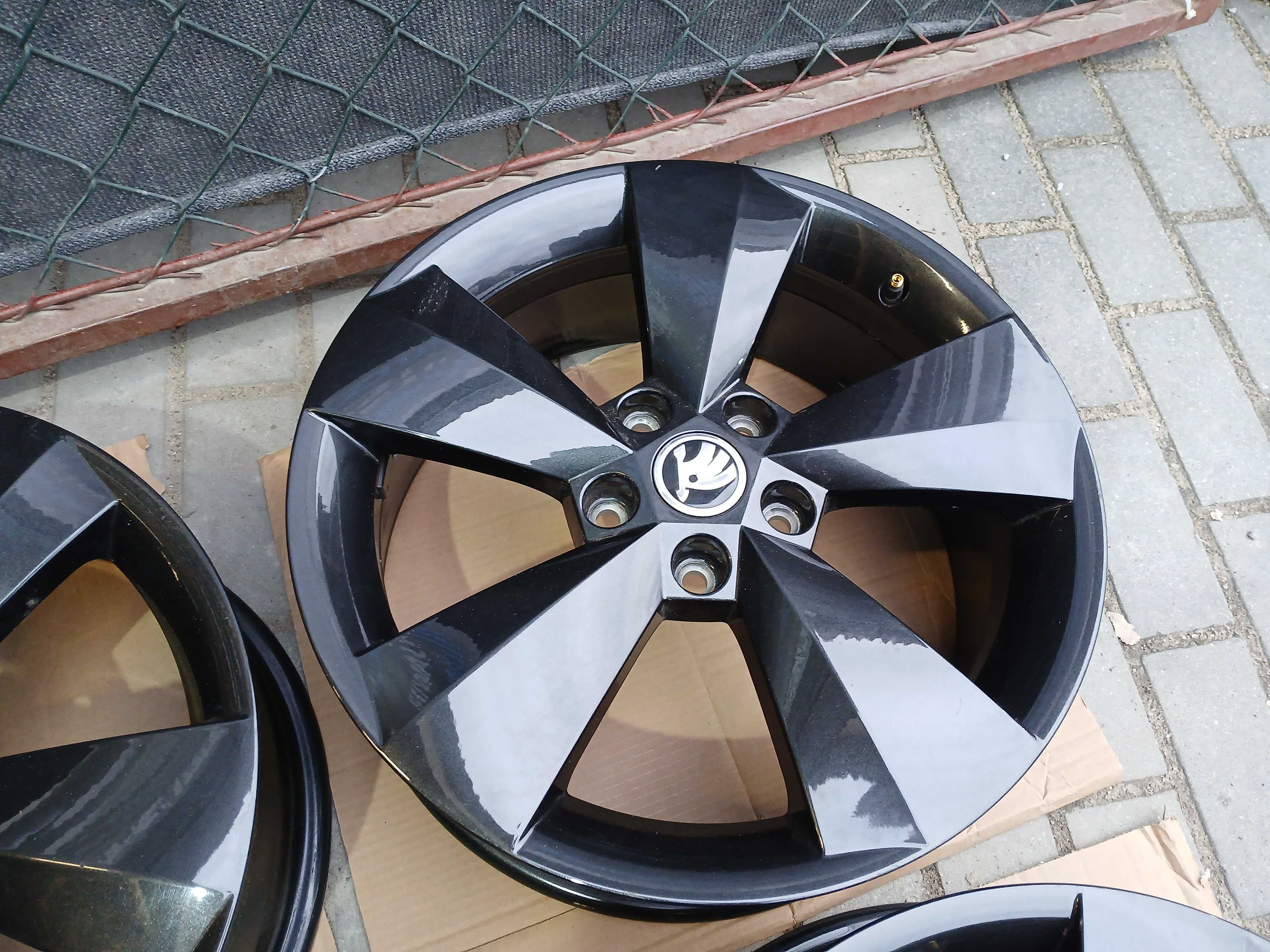 4x czarne felgi R17 5x112 Skoda Karoq Kodiaq Yeti Superb Octavia Vw Au