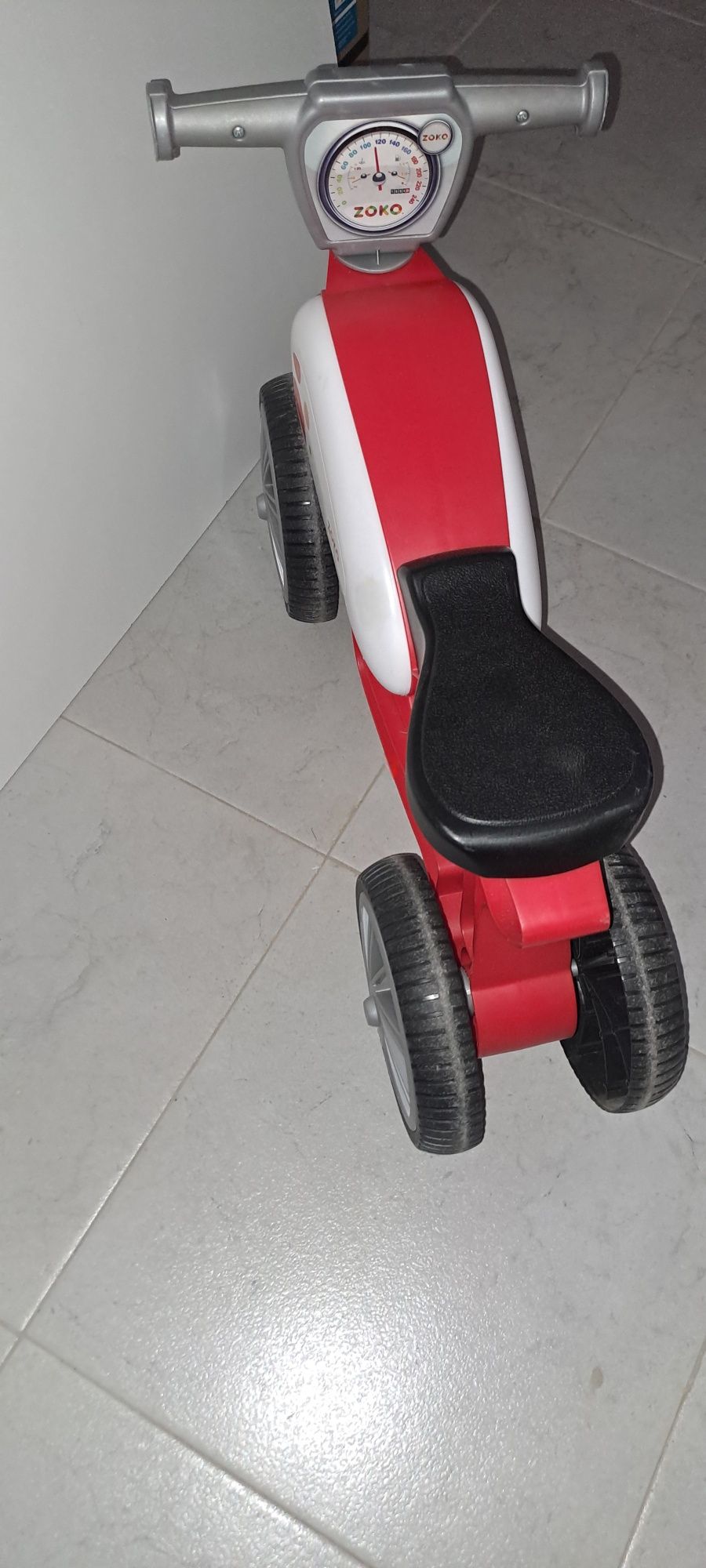Bicicleta sem pedais criança