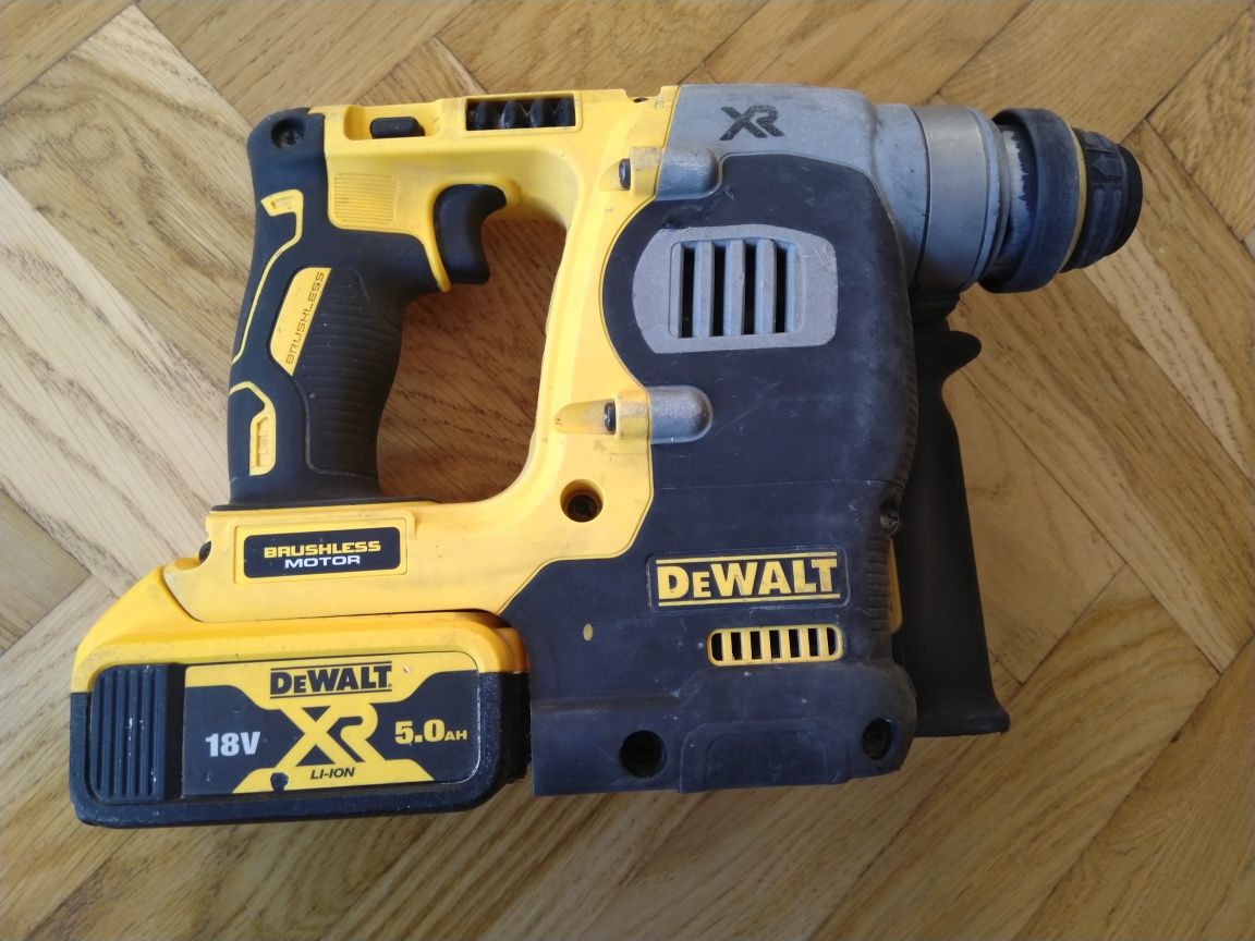 Młot Młotowiertarka akumulatorowa Dewalt DCH273 18V 1x5Ah  SDS plus