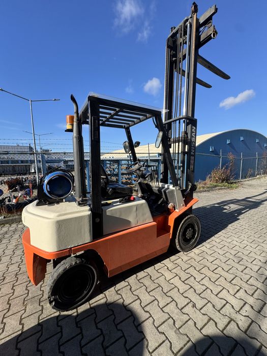 Wozek widlowy Nissan 2,5 T Stan Idealny!