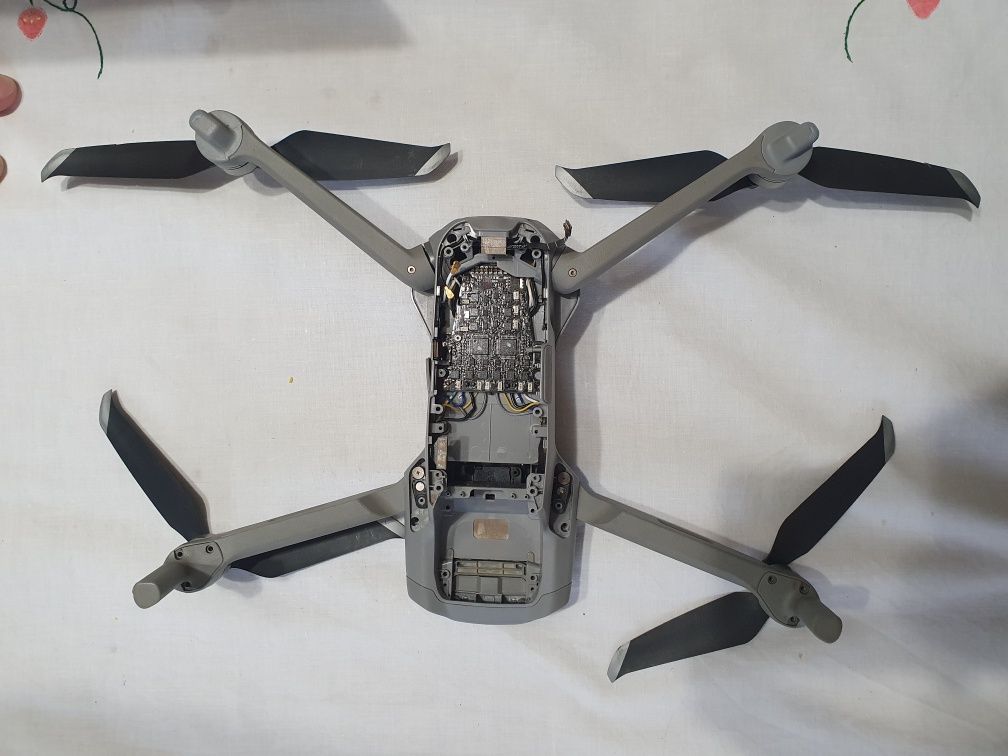 Квадрокоптер дрон DJI AIR 2