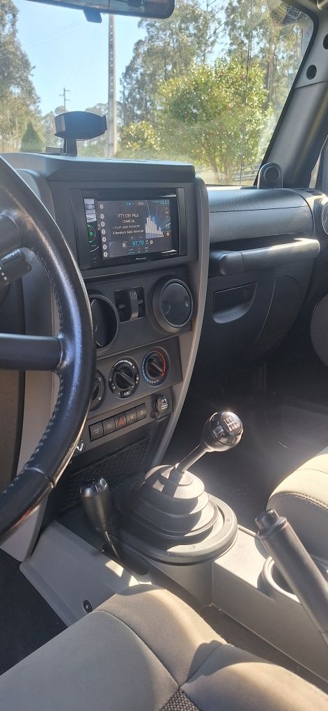 Jeep Wrangler 78000km com MUITOS Extras