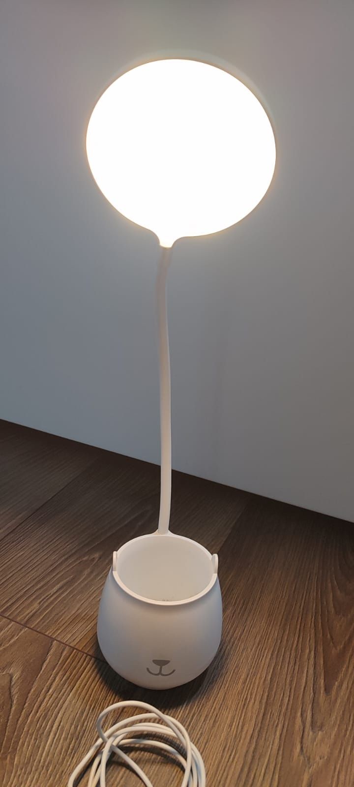 Lampa biurkowa LED z pojemnikiem