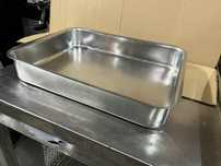 Tabuleiro em inox 43cm x 33.5cm x 7.5cm de altura