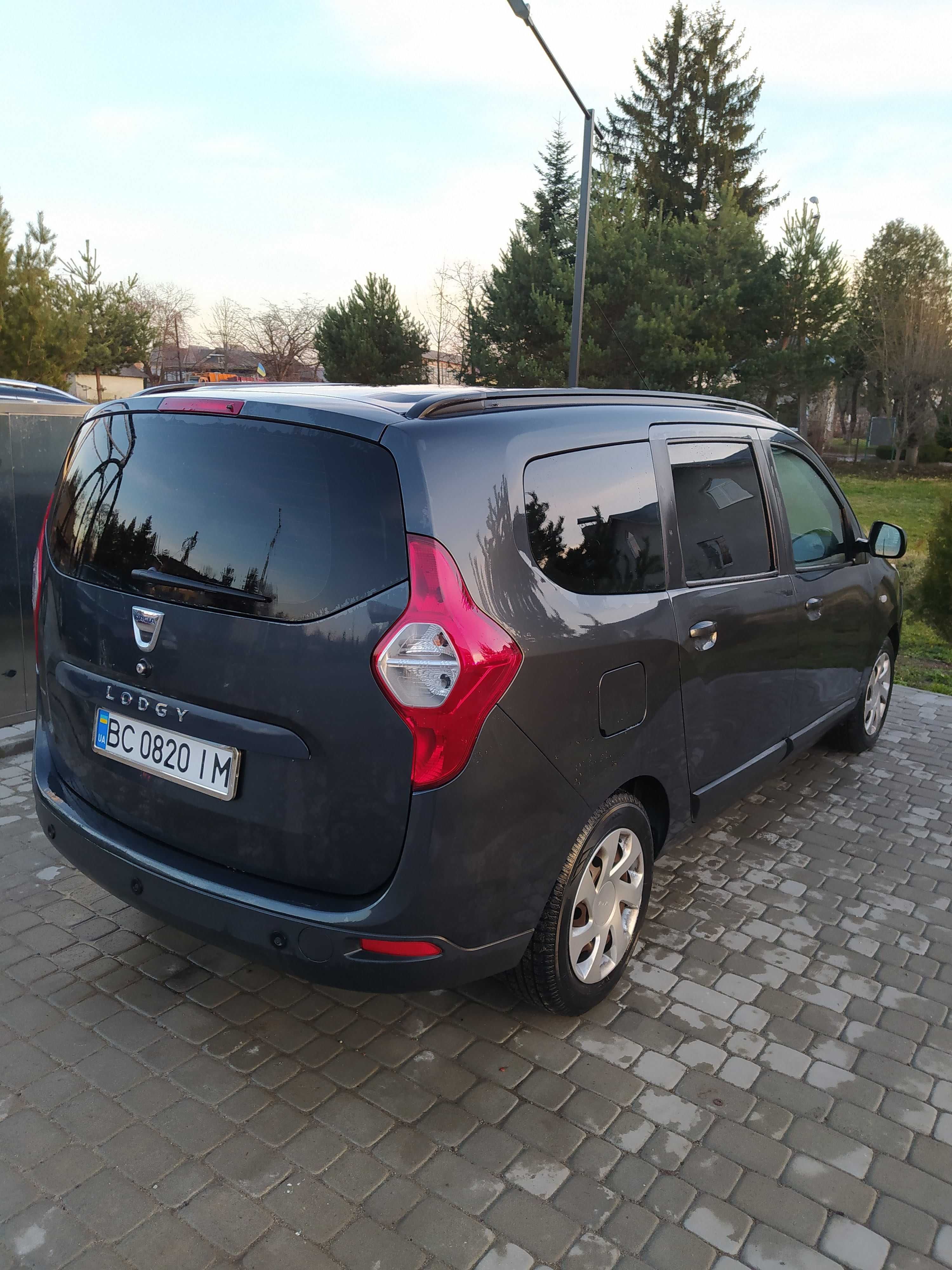 Dacia Lodgy 2012