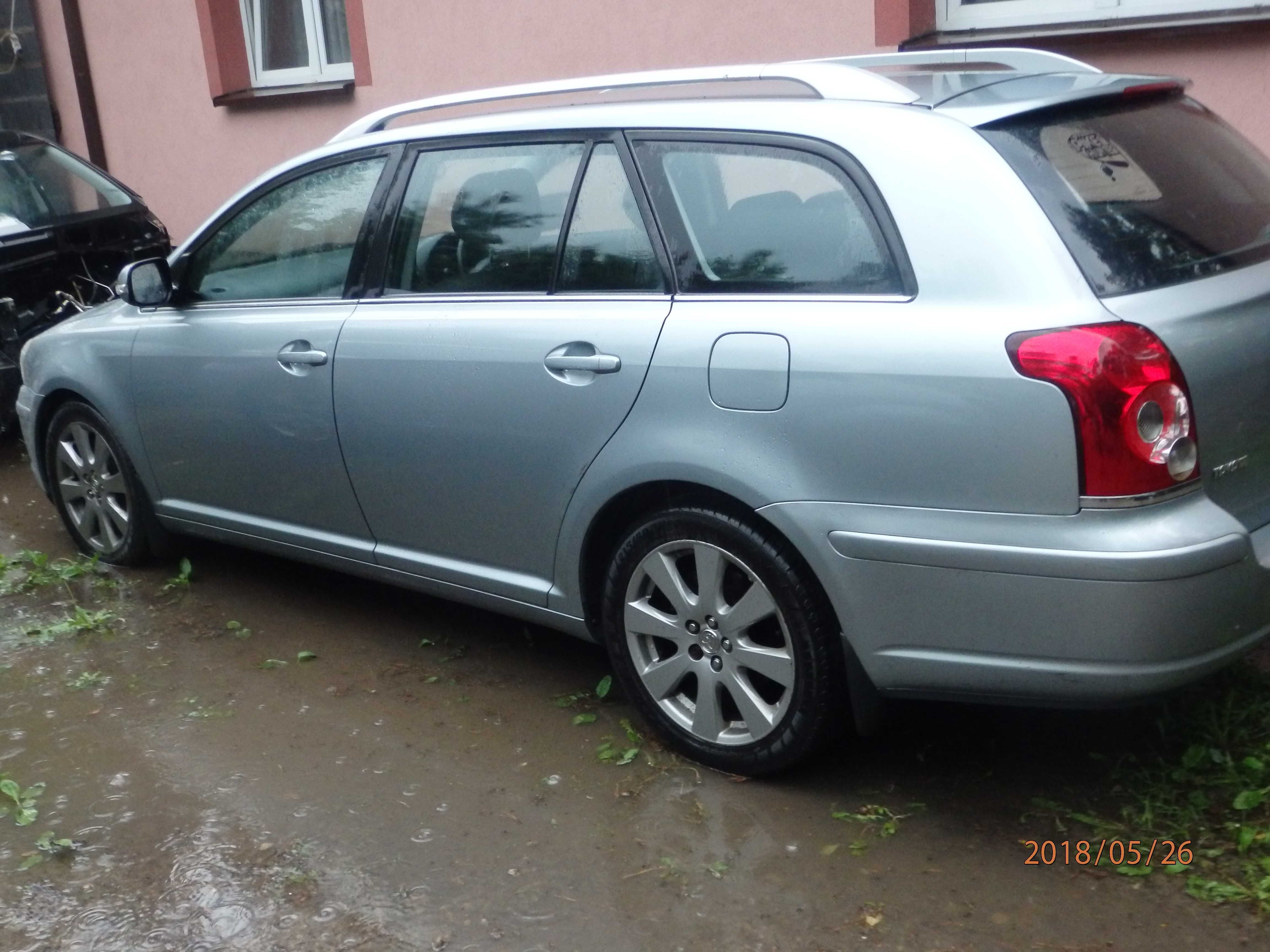 lampy tył toyota avensis t25 europa