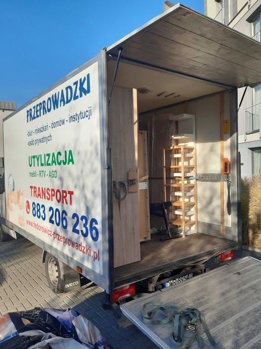 Transport - Przeprowadzki od 100 zł . Auto z windą ! Wywóz gabarytów !