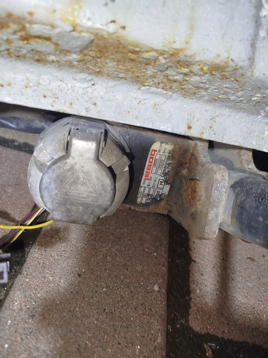 Продам оригінальний фаркоп на vw t4